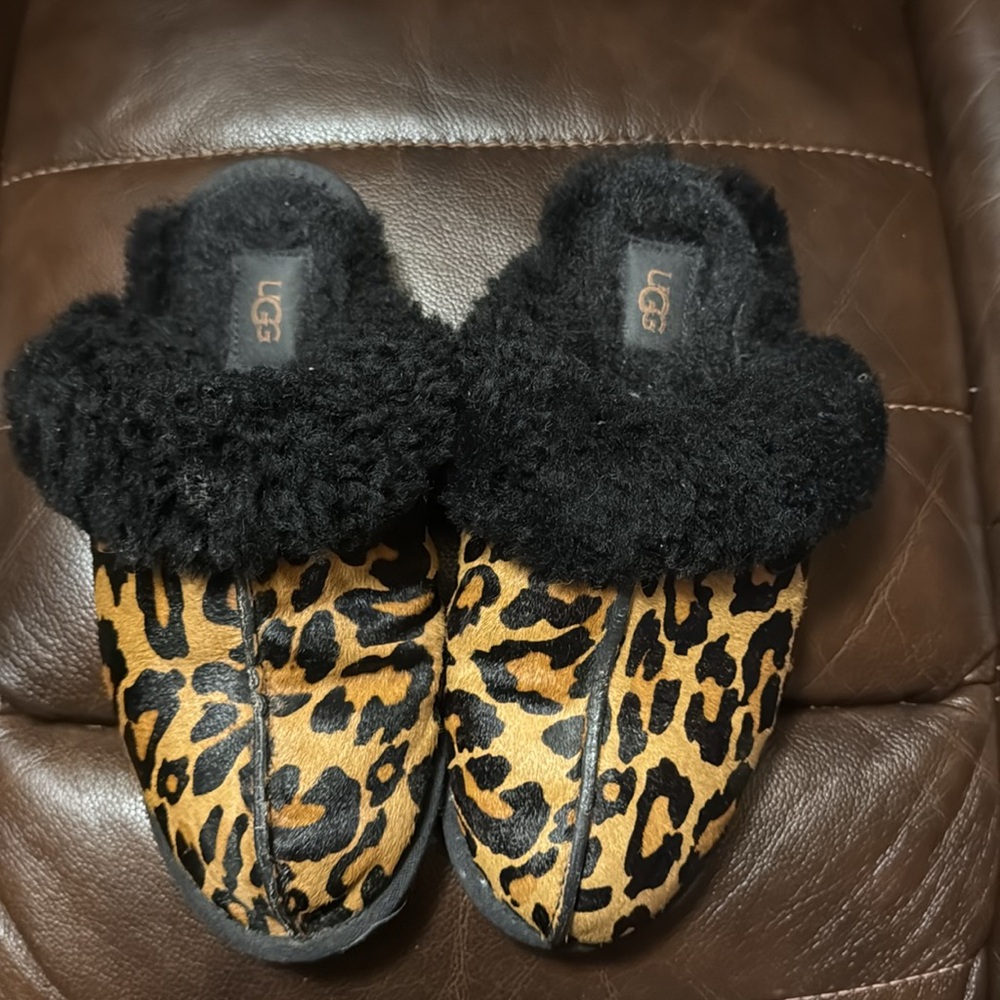 Cheetah uggs - Picture 2 of 3